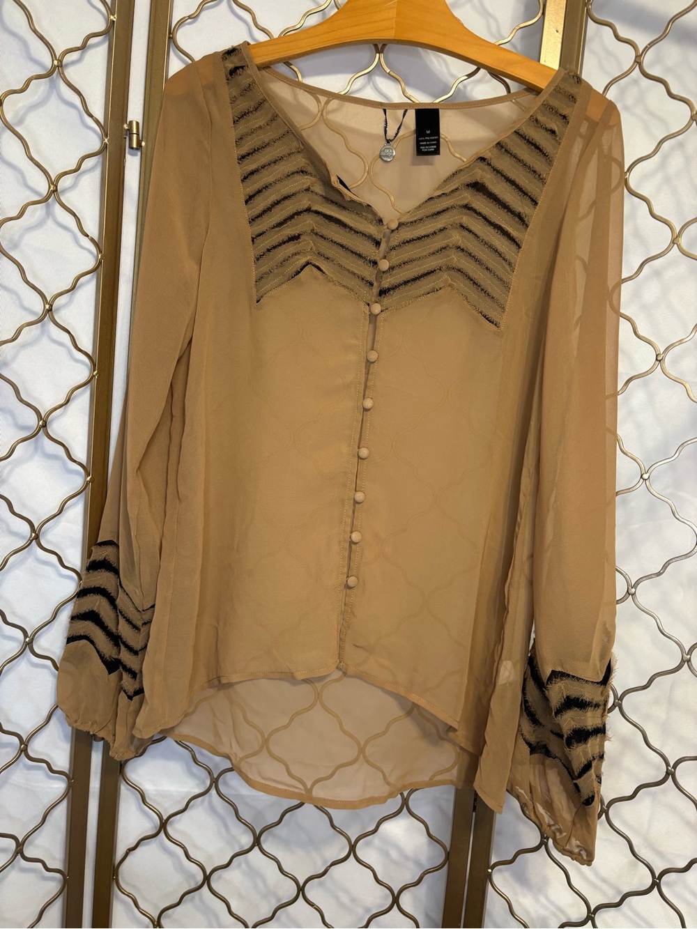 BKE Tan Sheer Black Accent Button Front Blouse in size M